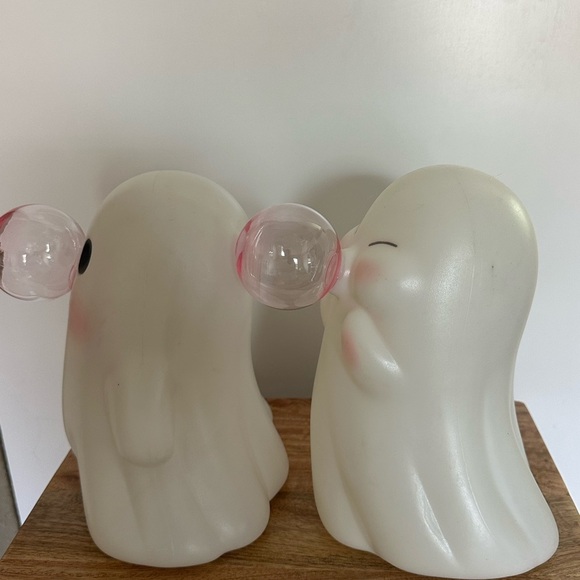 DG Pink Bubble Ghost Blow Mold (Set Of 2) TikTok Viral Dollar General Halloween - Picture 2 of 6